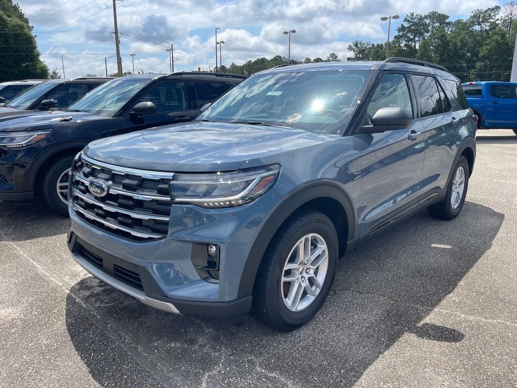New 2026 Vapor Blue Metallic Ford Active image 2