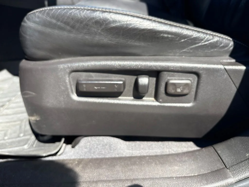 Used 2012  Acura 3.7L Advance Package image 16