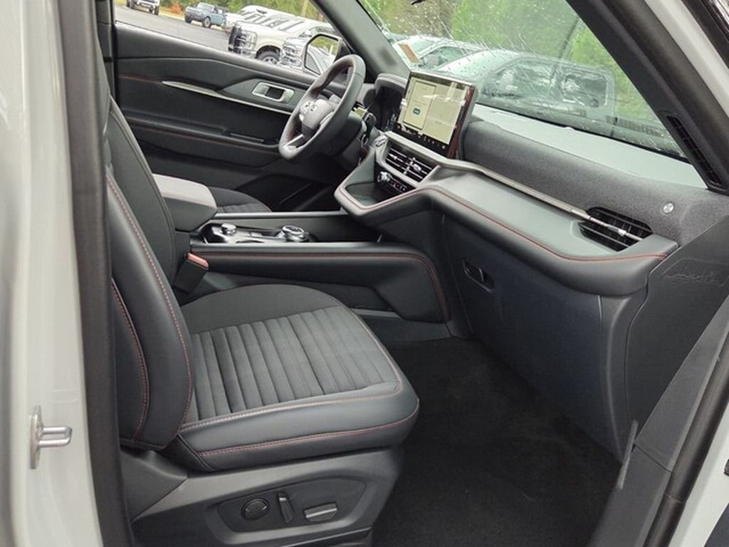 New 2027 Avalanche Gray Ford ST-Line image 20