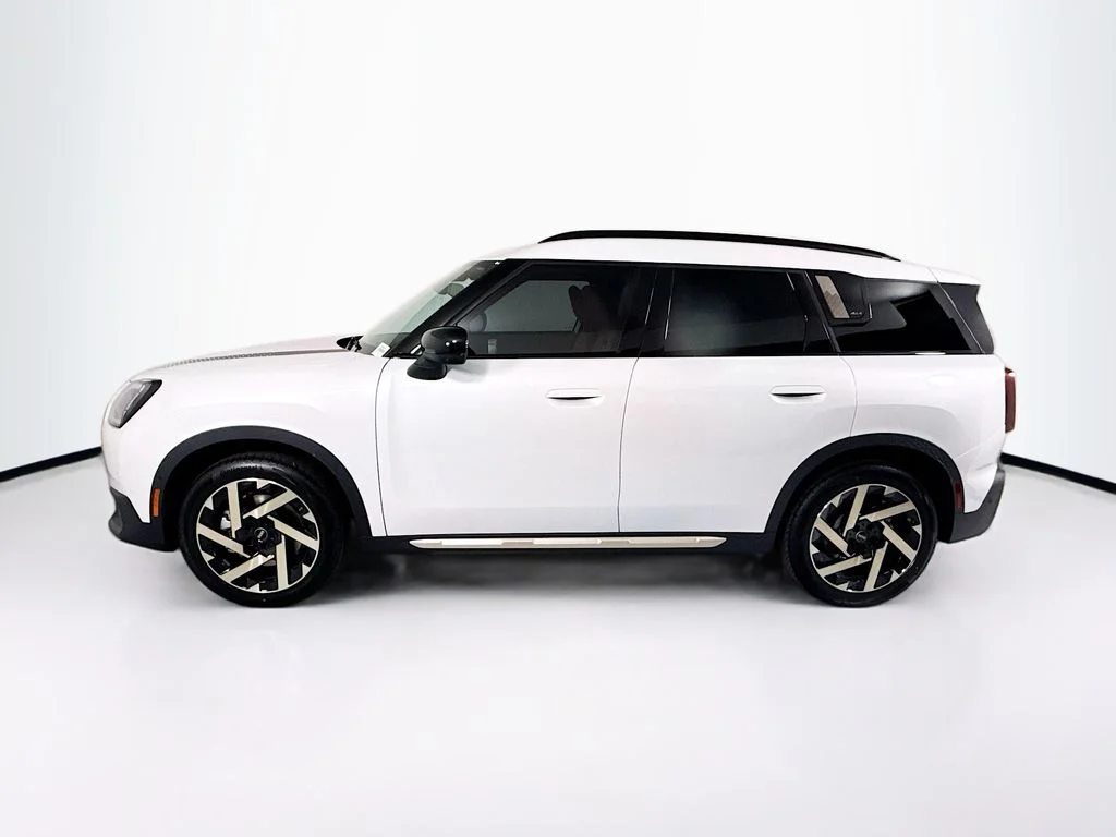 New 2027 Nanuq White Metallic MINI Iconic image 8