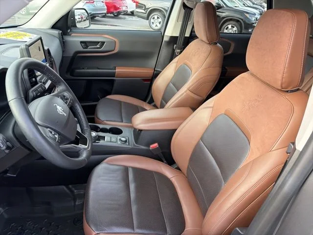 Used 2022 Gray Ford Badlands image 27