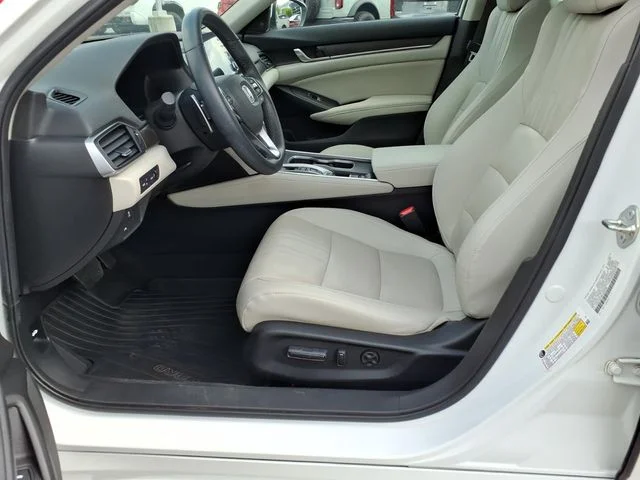 Used 2018 White Honda Touring 2.0T image 19