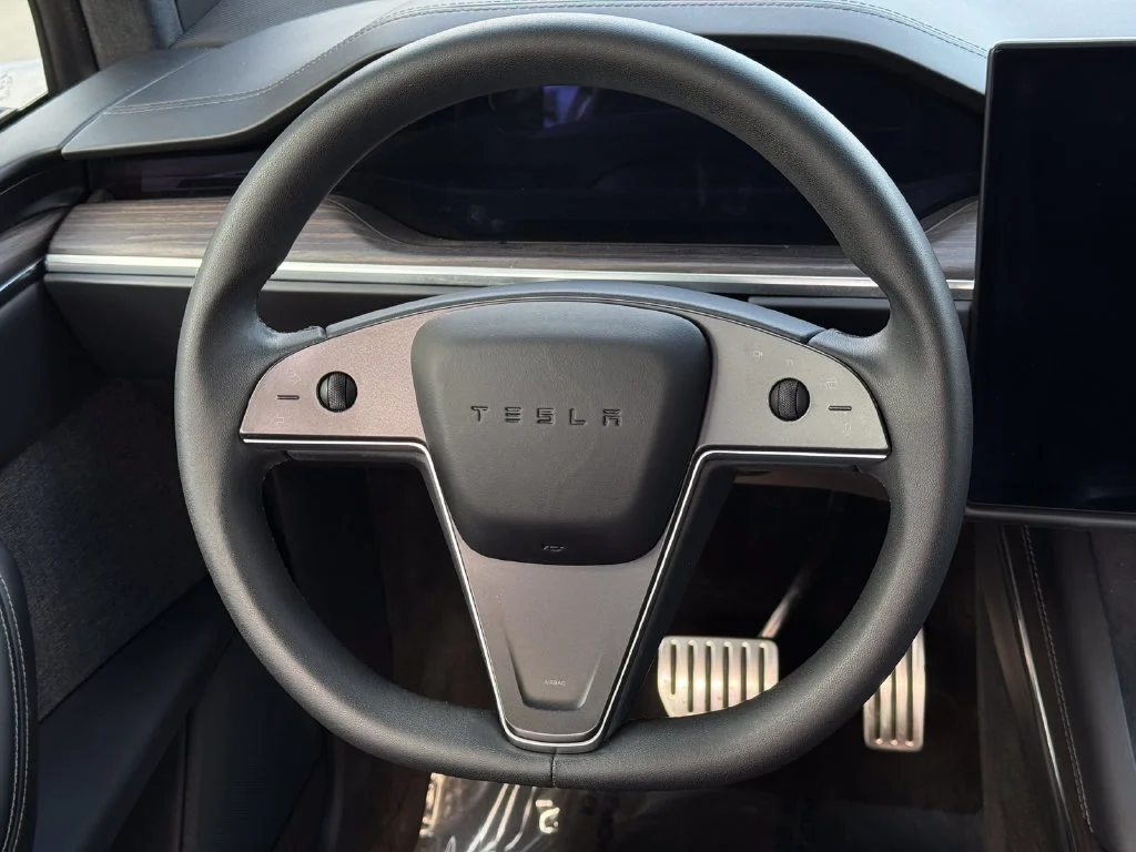 Used 2024  Tesla NA image 23