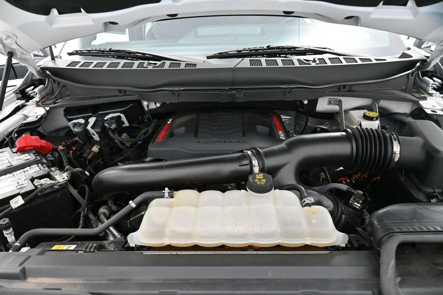 Used 2025 Oxford White Ford Raptor image 39