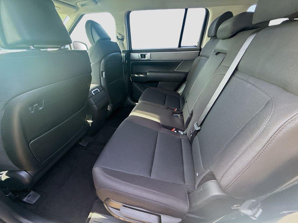 New 2026 Shimmering Silver Hyundai SE FWD image 17
