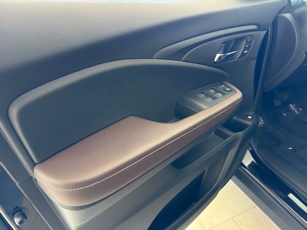 Used 2024  Honda RTL image 10