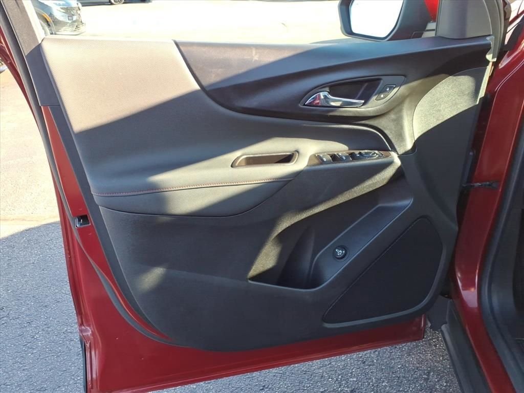 Used 2022 Cherry Red Chevrolet RS AWD W/PANORAMIC SUNROOF image 26