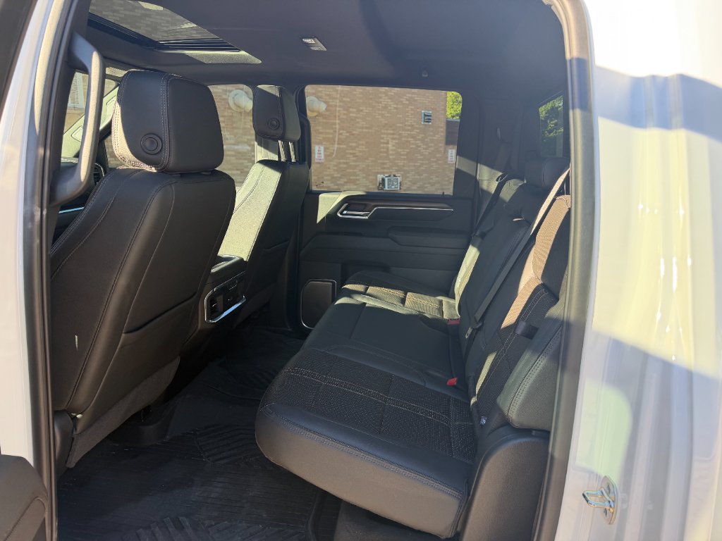 Used 2026 Summit White Chevrolet High Country image 18