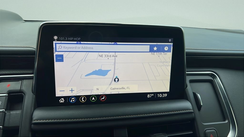 Used 2021 White GMC AT4 image 19