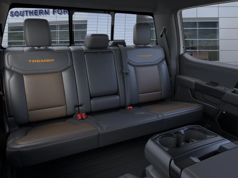 New 2025 Oxford White Ford Tremor image 34