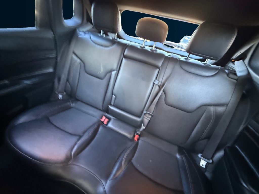 Used 2024  Jeep Trailhawk image 16