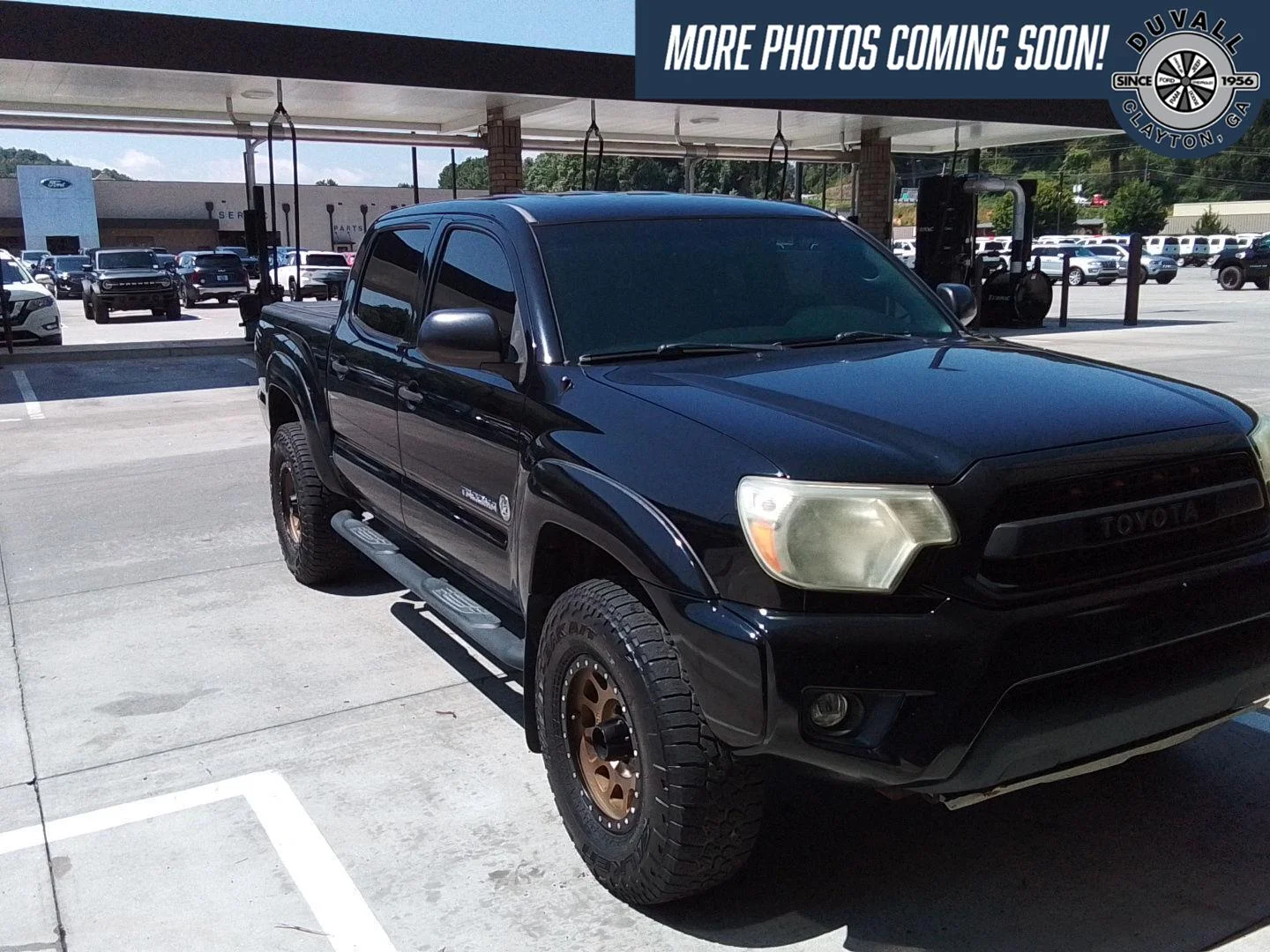 Used 2015 Black Toyota Base image 1