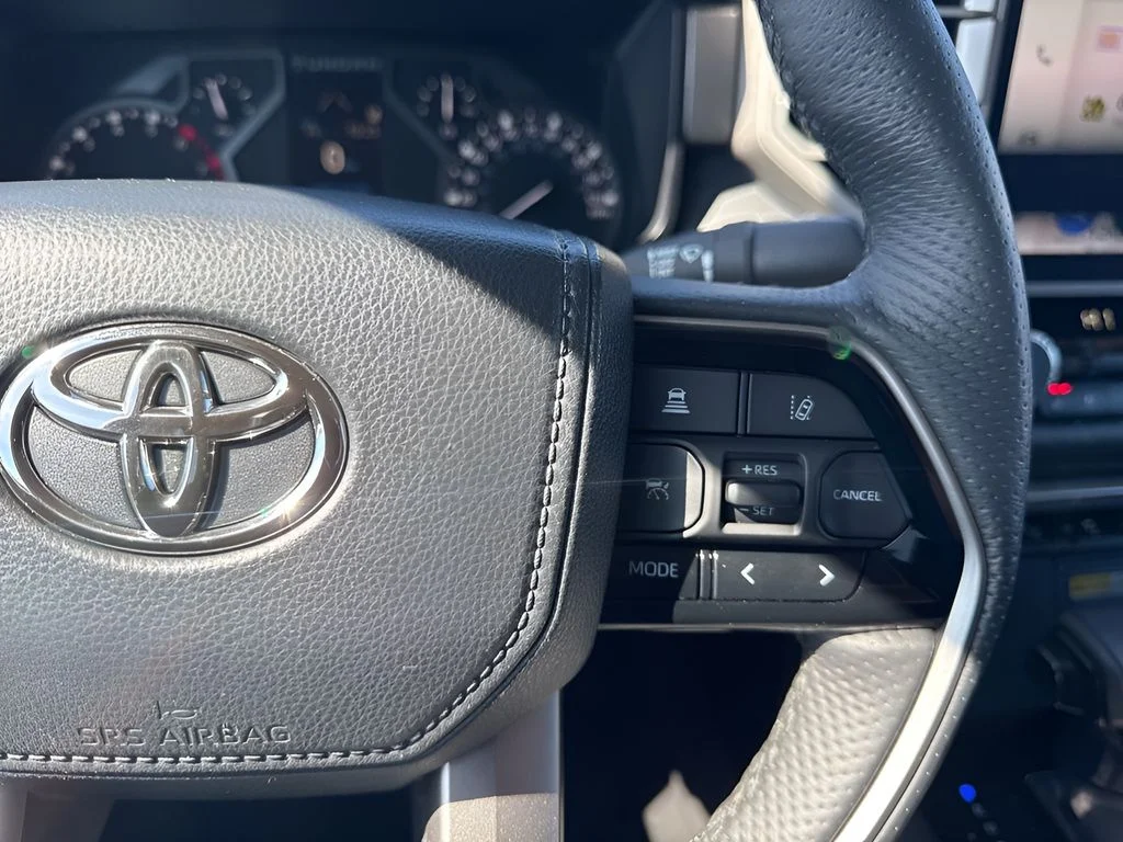 Used 2022 Red Toyota Limited image 17