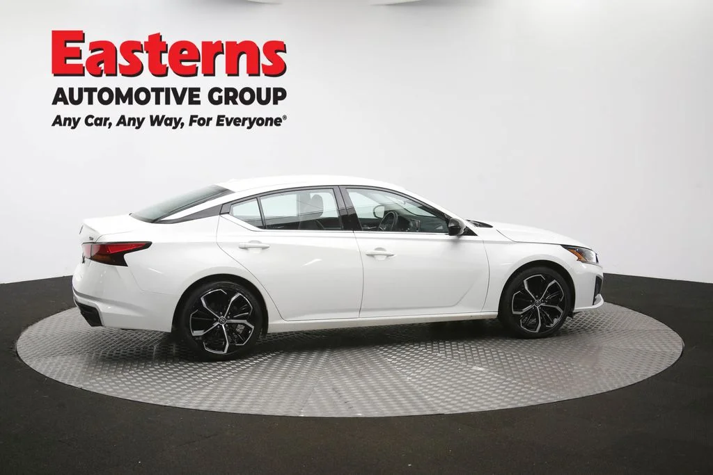 Used 2024 White Nissan 2.5 SR image 43