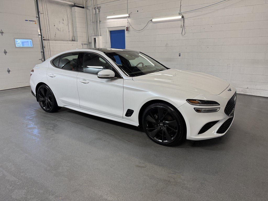 Used 2023 Uyuni White Genesis 2.0T image 13