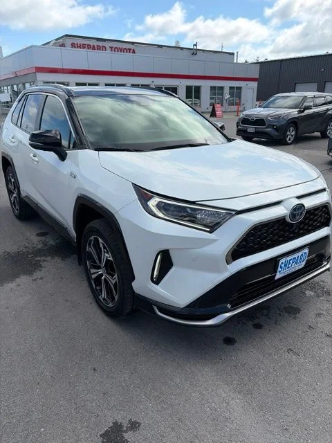 Used 2021 White Toyota XSE image 3