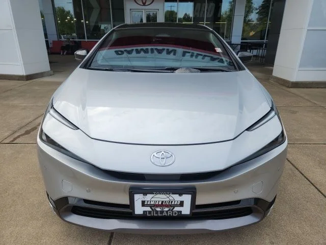 Used 2024  Toyota XLE image 9