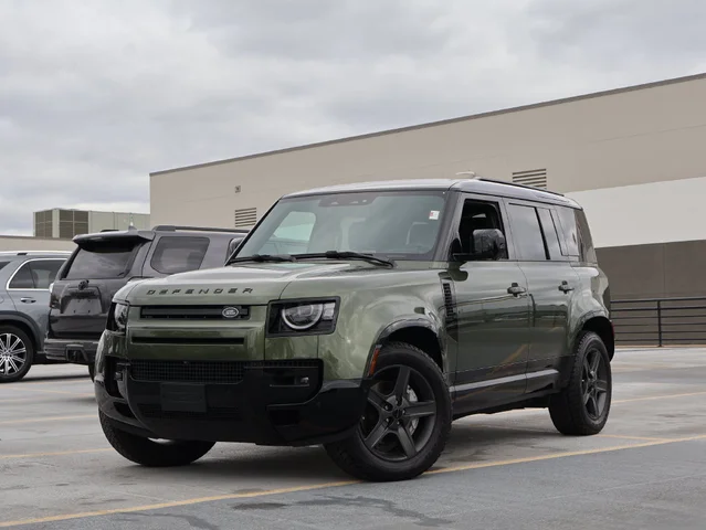2026 Land Rover Defender 110 X-Dynamic SE