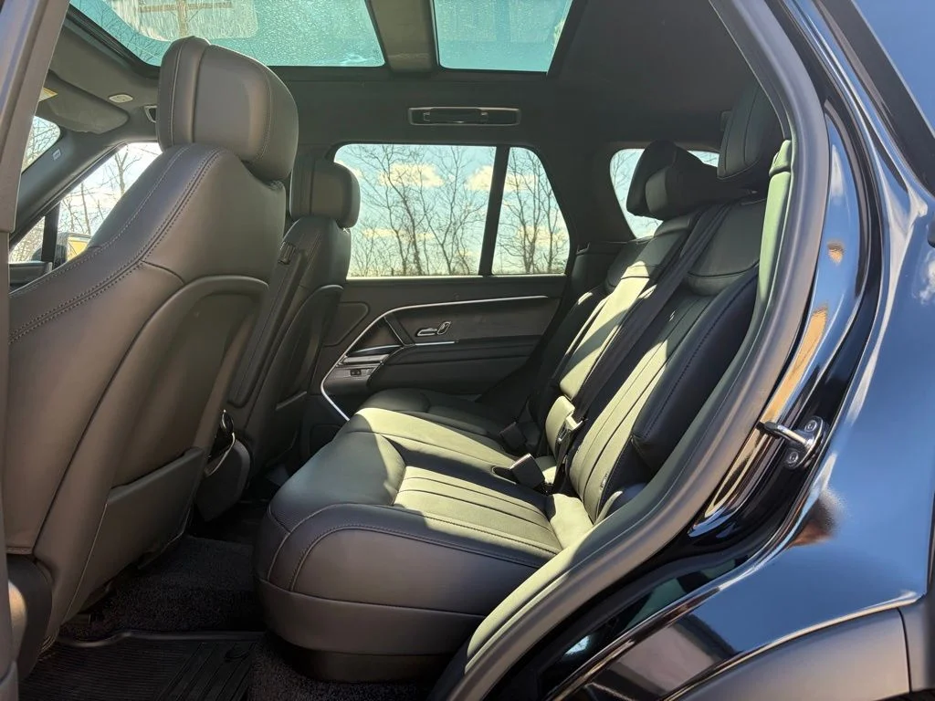 New 2025 Santorini Black Land Rover SE image 13
