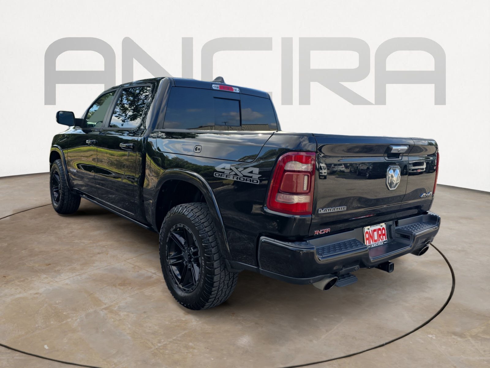 Used 2021 Diamond Black Crystal Pearlcoat Ram Laramie image 8