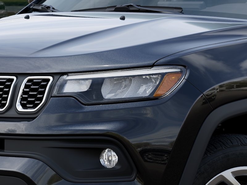 New 2025 Diamond Black Crystal Pearl-Coat Exterior Paint Jeep Latitude image 26