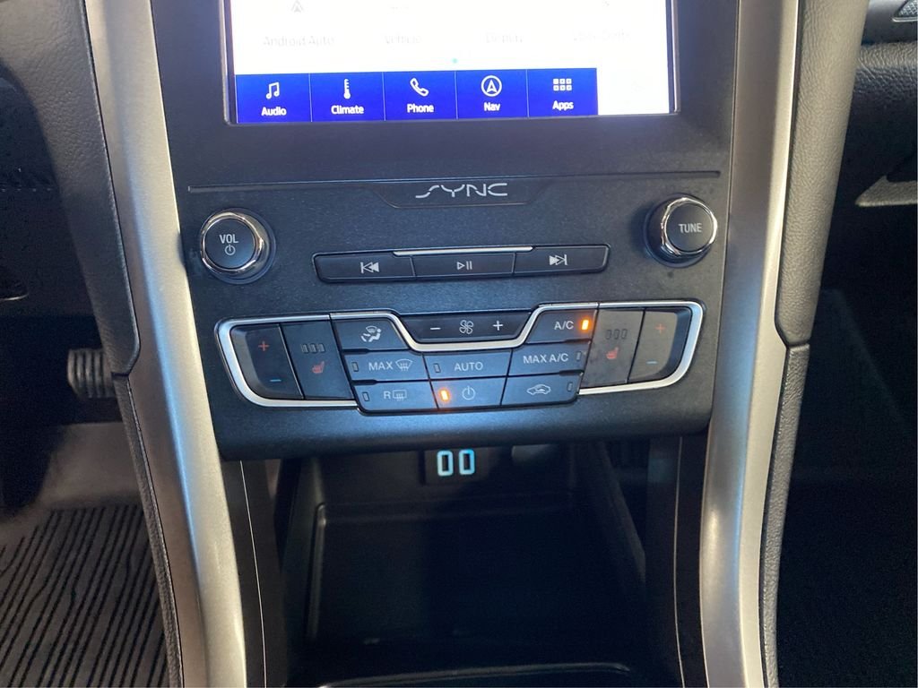 Used 2020 Blue Ford SE image 20