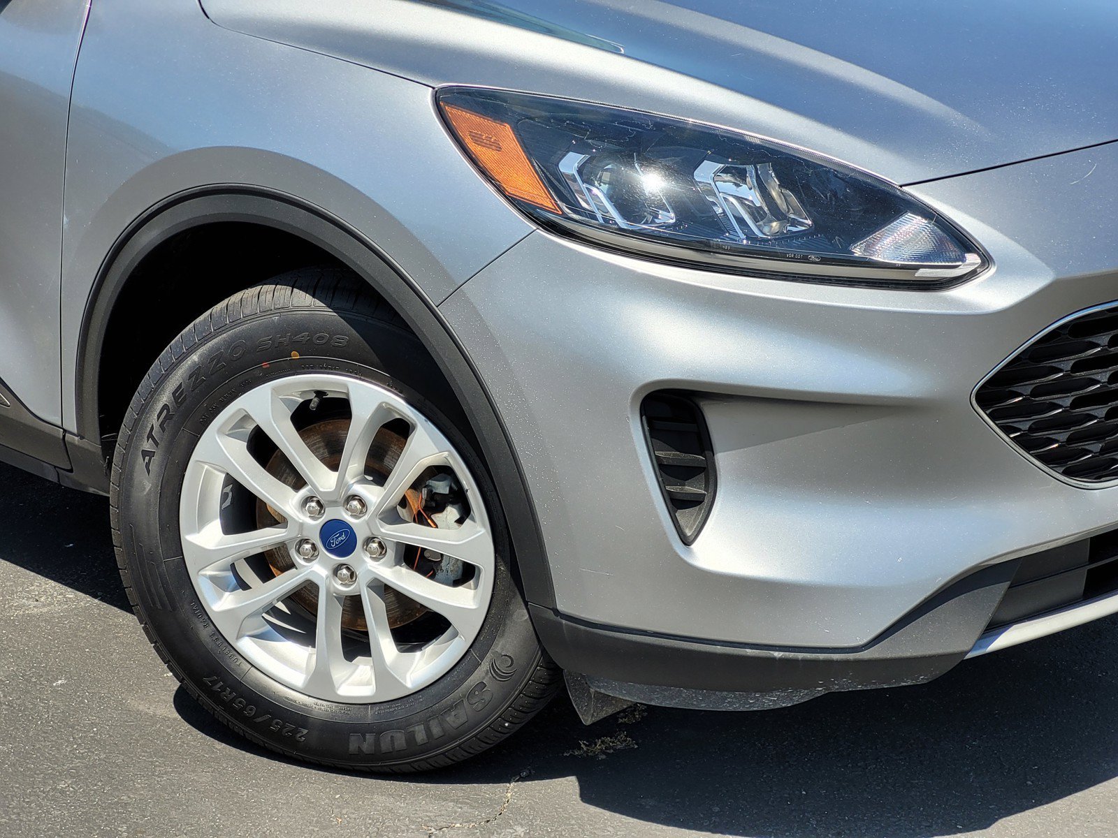 Used 2022 Silver Ford SE image 9