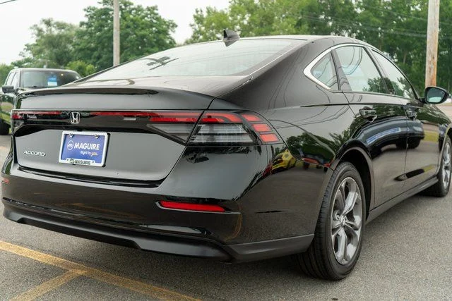 Used 2023 Black Honda EX image 6