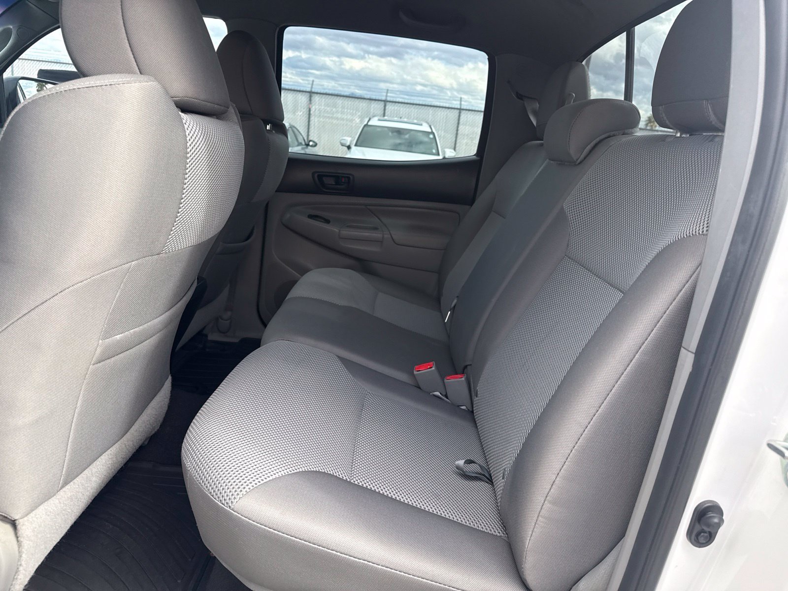 Used 2015 Super White Toyota Base image 9