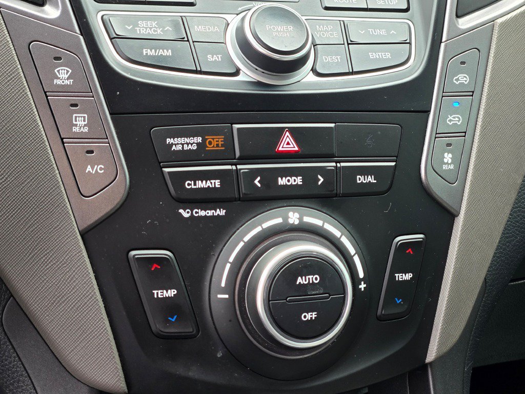 Used 2016 Frost Hyundai Limited image 28