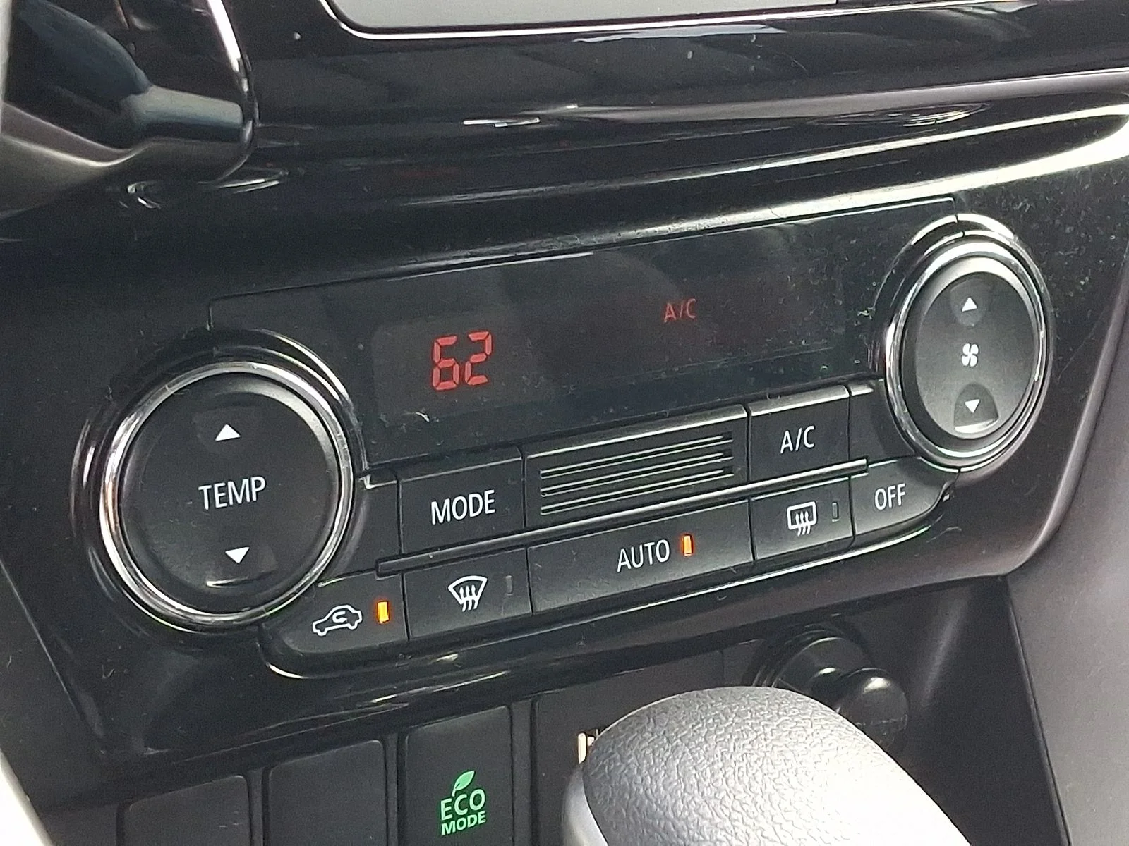 Used 2024 Gray Mitsubishi Black Edition image 15