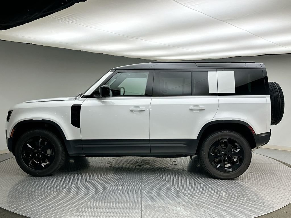 New 2026 Fuji White Land Rover S image 2