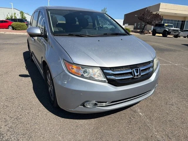 2016 Honda Odyssey Touring's photo