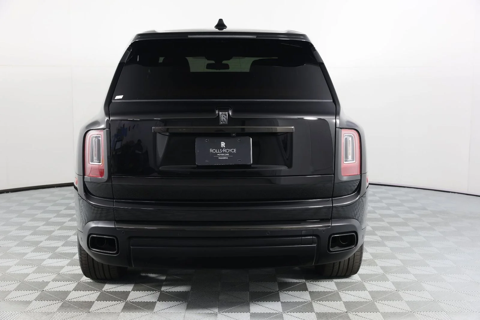 Certified Used 2023 Black Diamond Rolls-Royce Black Badge image 6