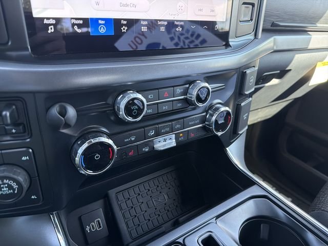 Used 2025 Red Ford XLT image 26