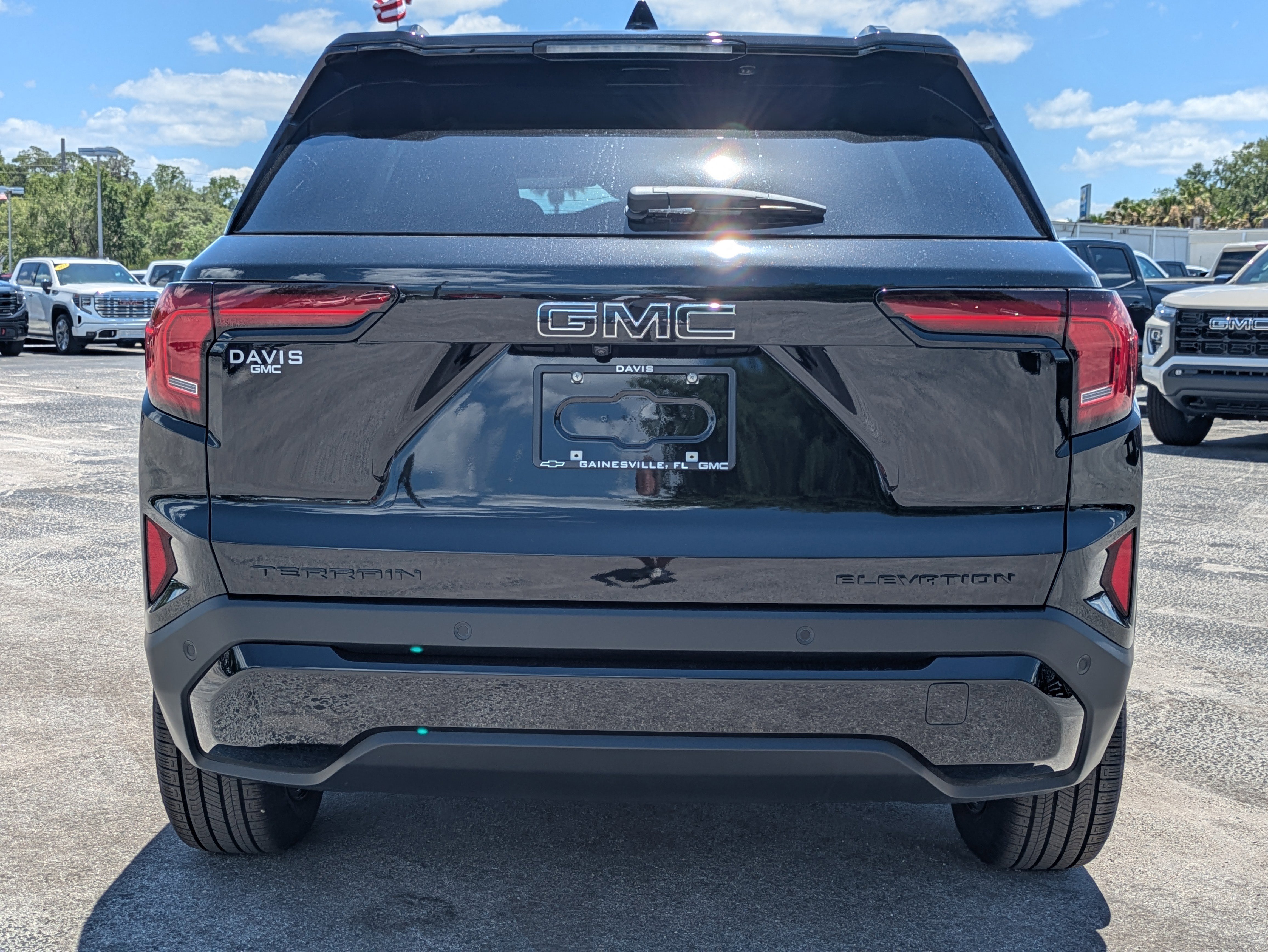 View vehicle photo 5