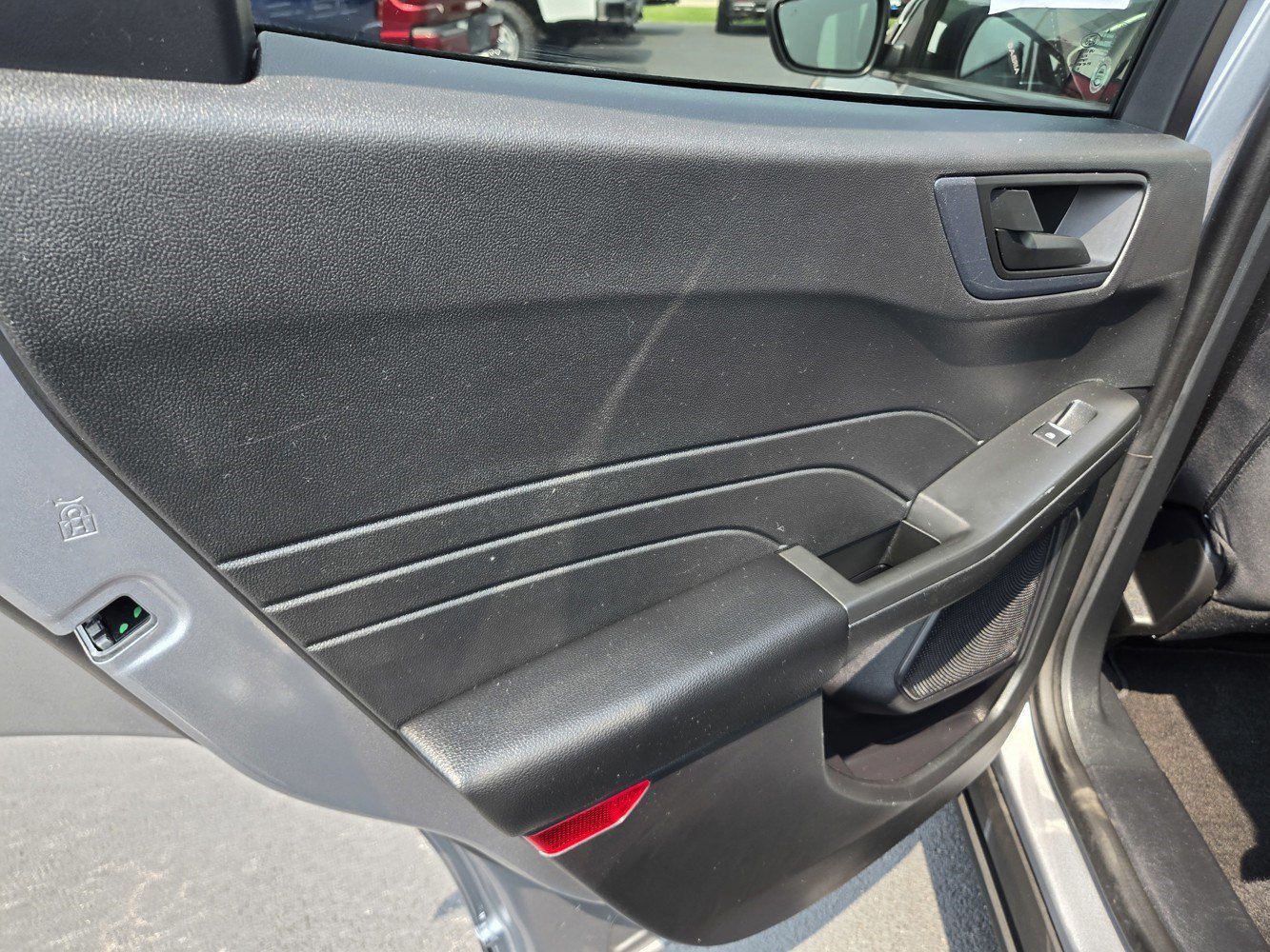 Used 2022  Ford SE image 36