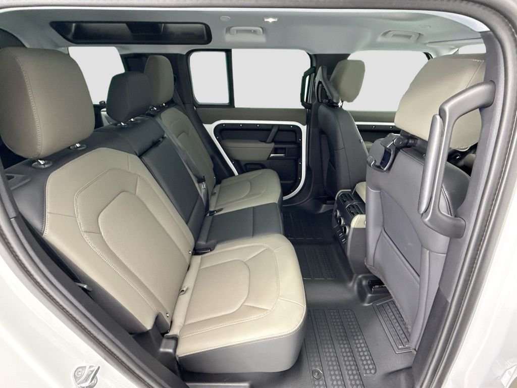 Certified Used 2026 Fuji White Land Rover S image 21