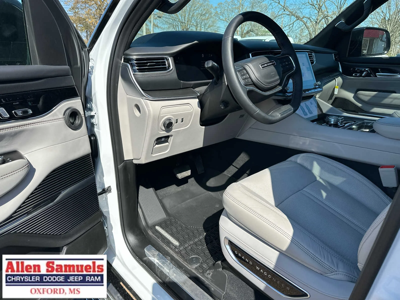 2026 Jeep Grand Wagoneer Summit Obsidian - Photo 10