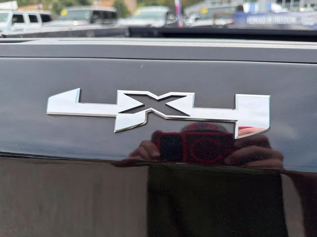 Used 2022 Black GMC Elevation image 16