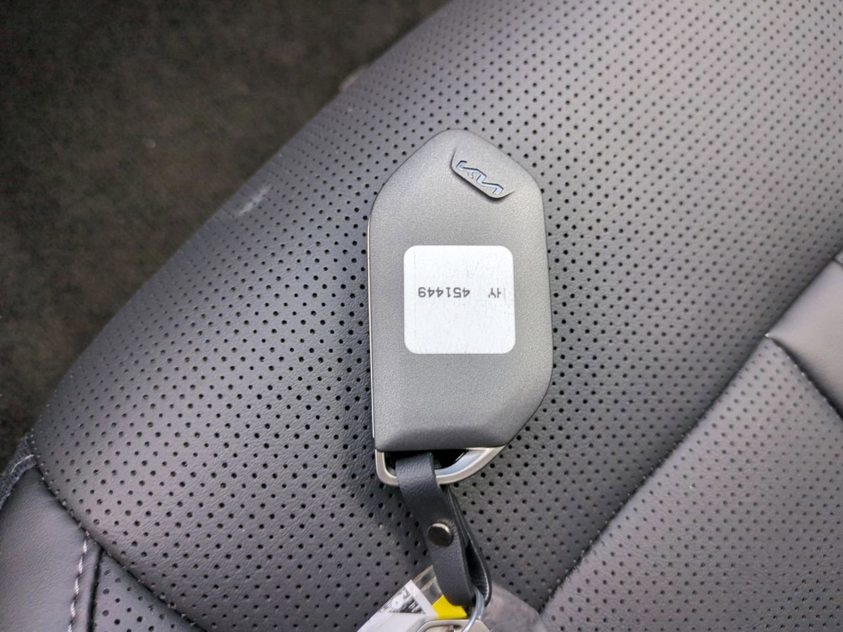 New 2026 Wolf Gray Kia EX image 36