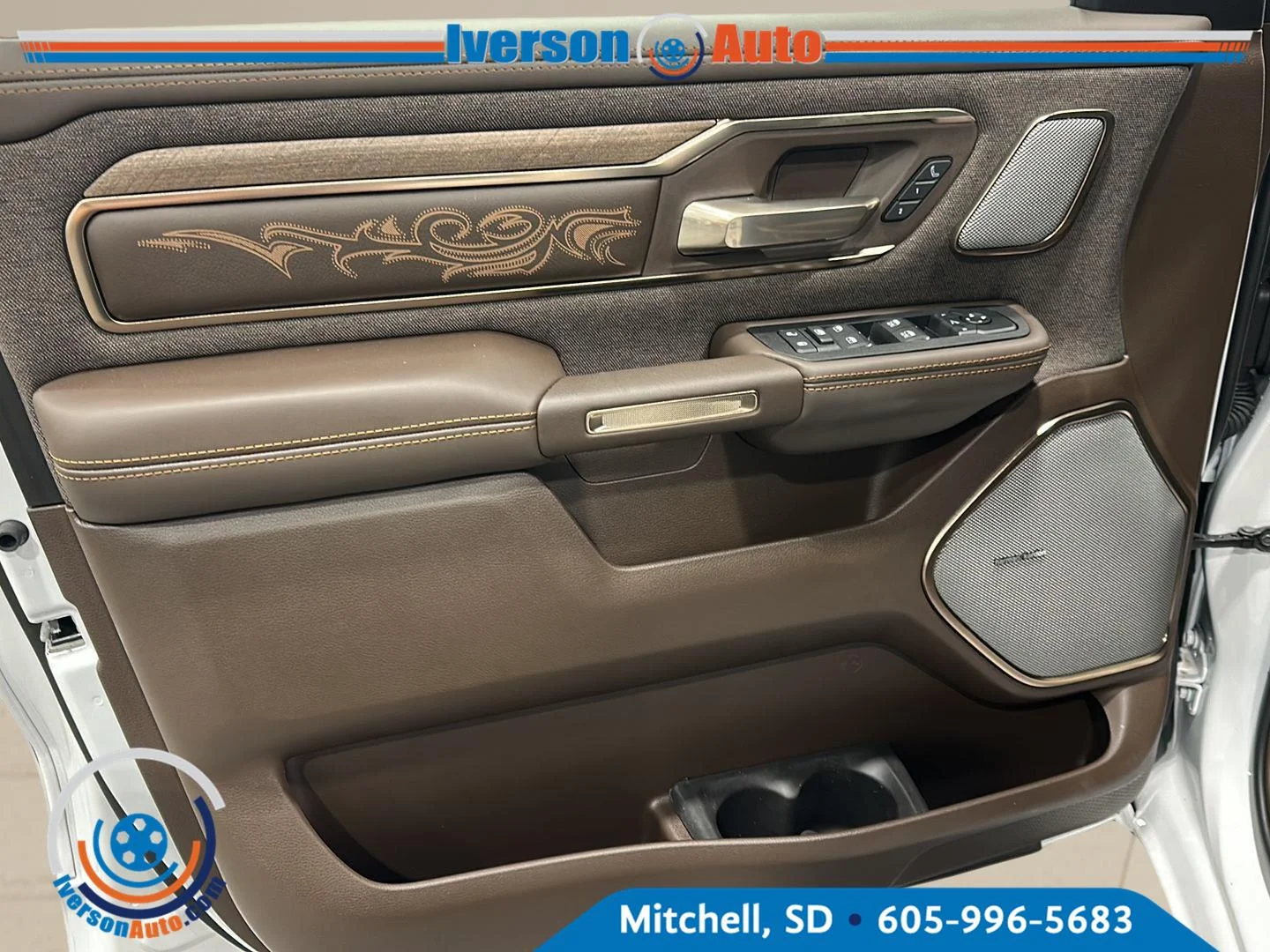 New 2027 Bright White Clear-Coat Exterior Paint RAM Longhorn image 13