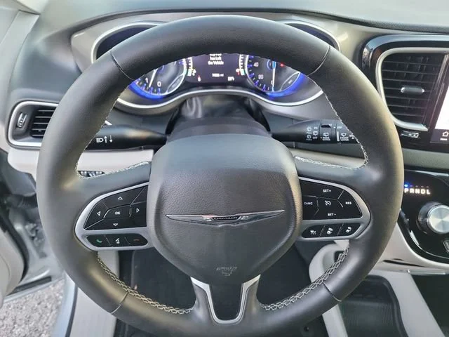 2024 Chrysler Pacifica Touring L - Photo 24