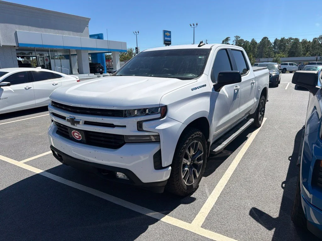 Used 2019 SUMMIT WHITE Chevrolet RST image 2