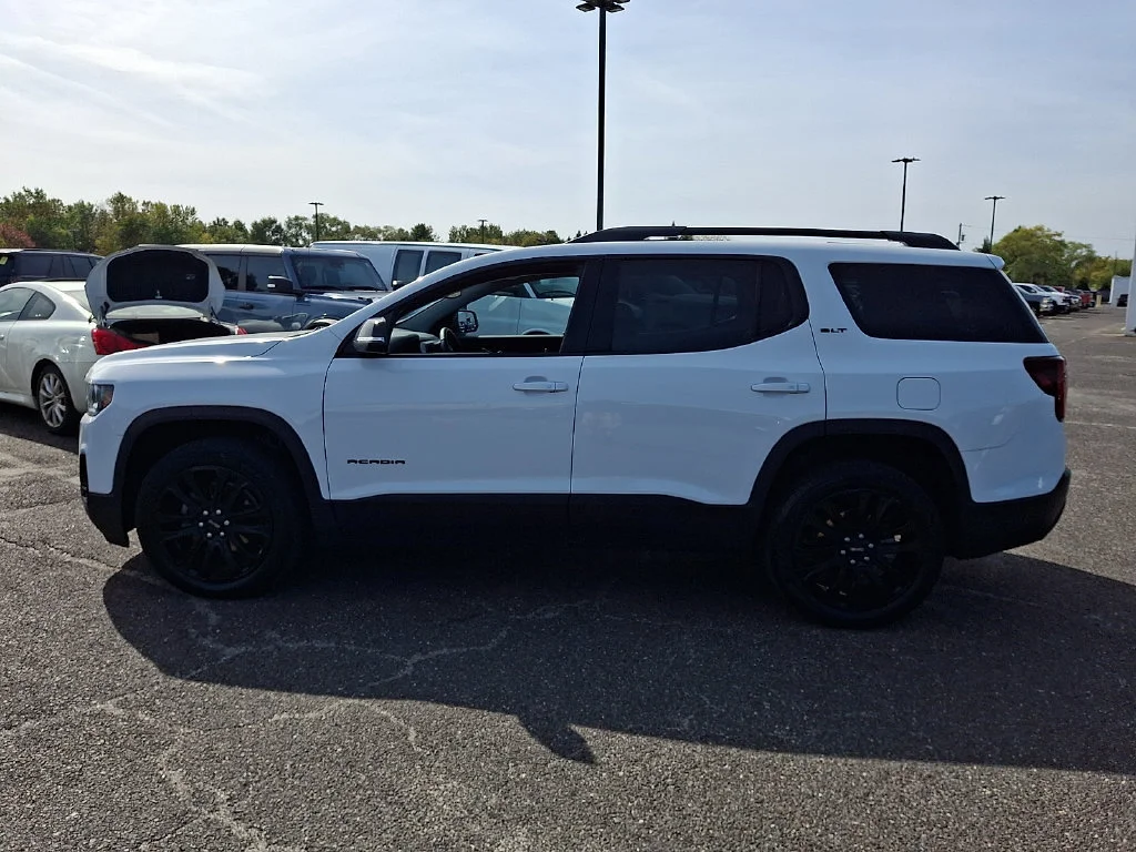 Used 2023 SUMMIT WHITE GMC SLT image 7