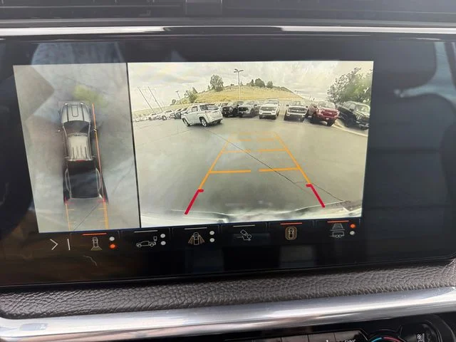 Used 2024 White GMC Denali image 17