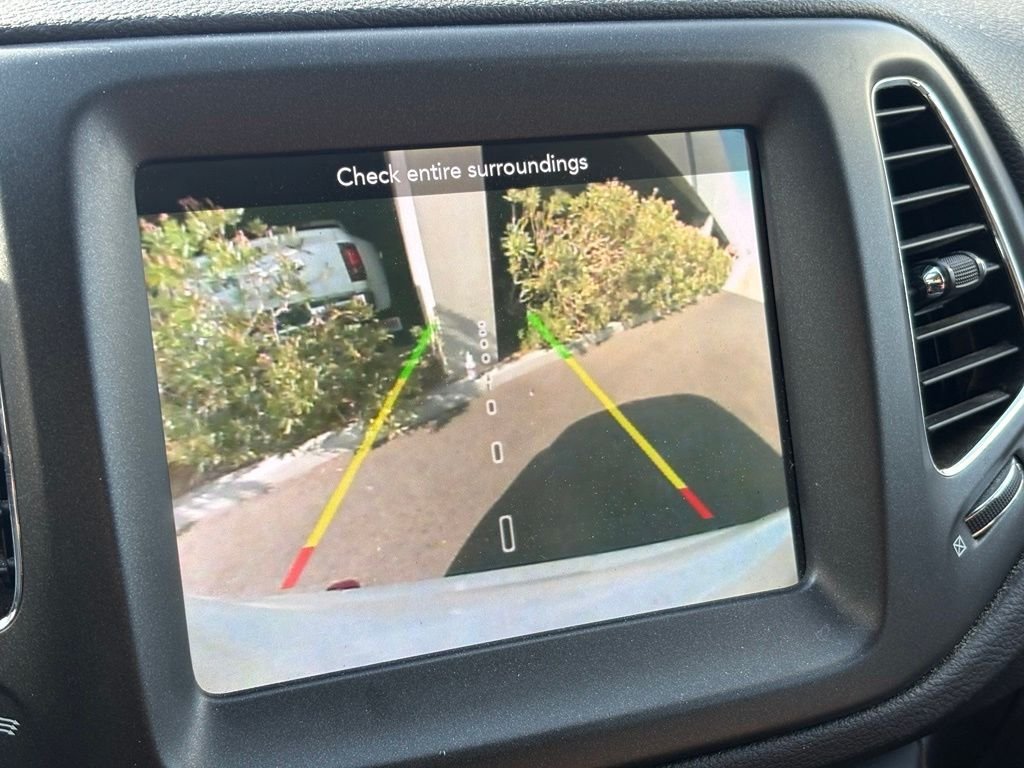 Used 2019 White Jeep Trailhawk image 14