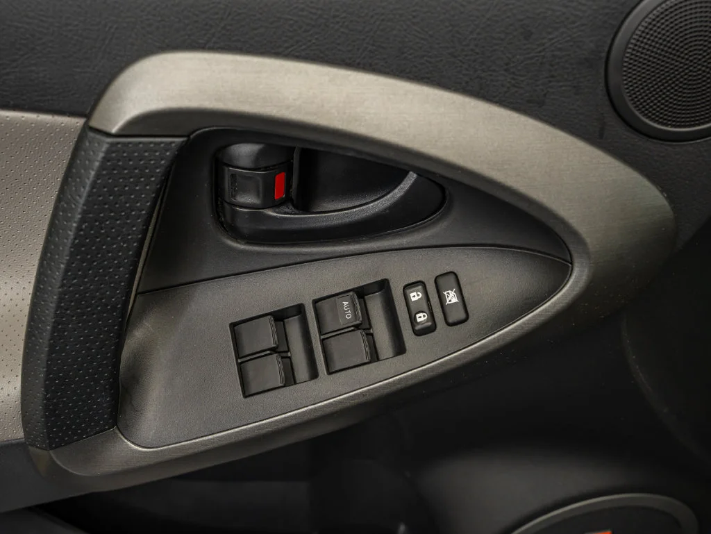 Used 2011 Pacific Blue Metallic Toyota Limited image 24