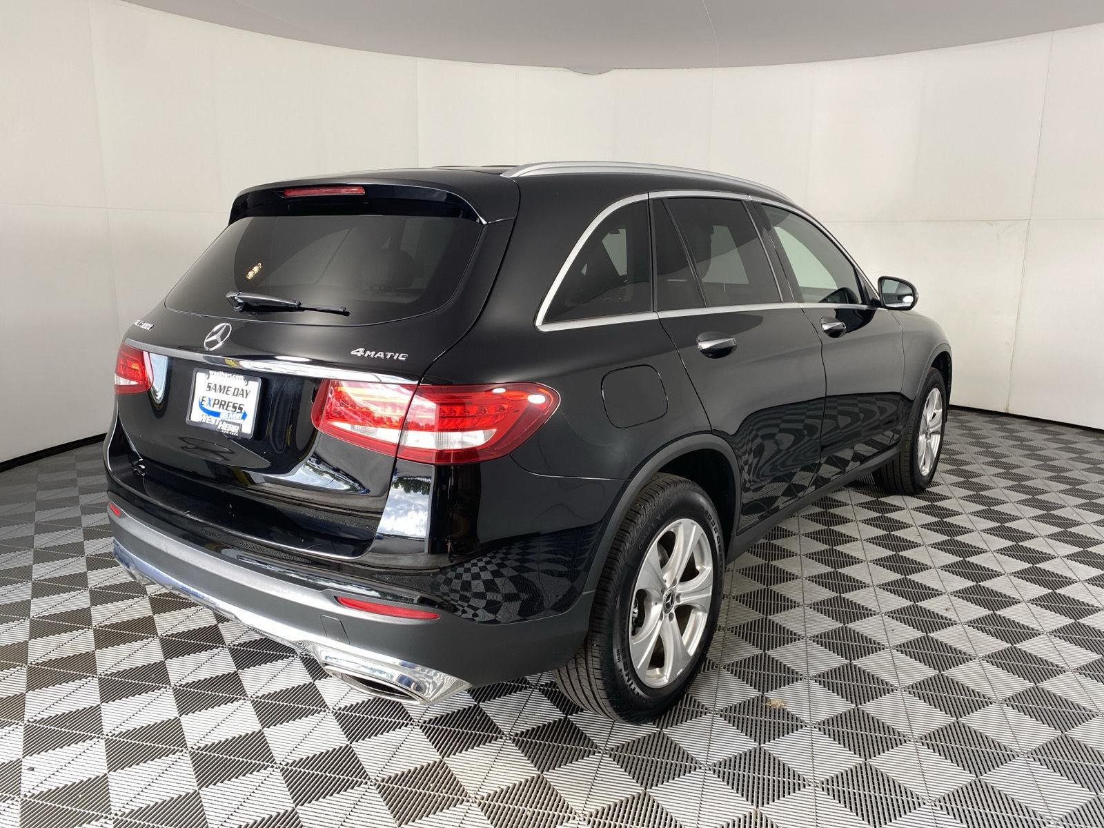 Used 2018 Obsidian Black Metallic Mercedes-Benz GLC 300 image 5