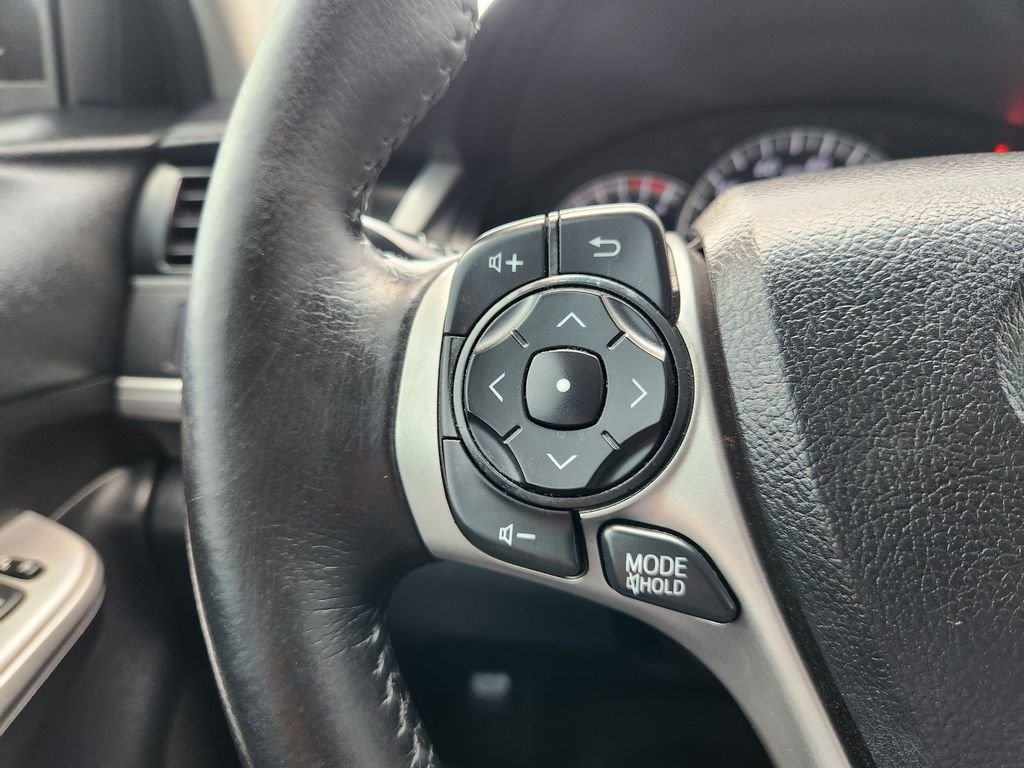 Used 2014 Blizzard Pearl Toyota SE image 28